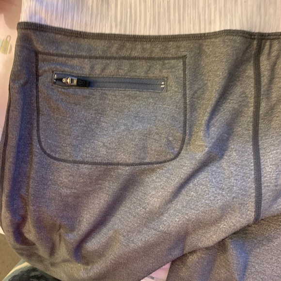 Lululemon capri - Picture 3 of 3